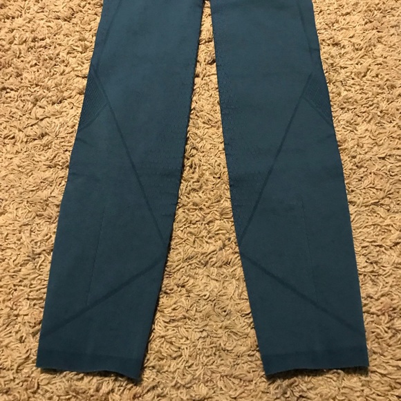 Lululemon Teal Time Warp Tights - Picture 5 of 7